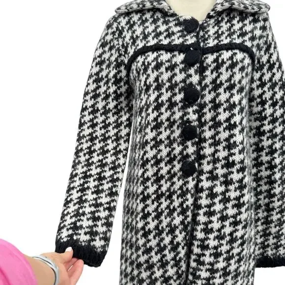 Carducci Black & White Houndstooth Wool & Mohair Blend Knit Cardigan Sweater - Picture 4 of 12